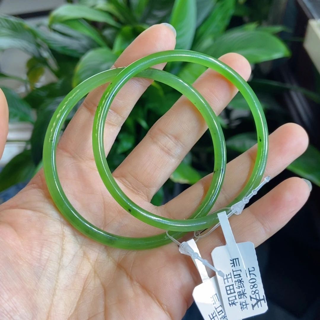 和田玉（碧玉）未镶嵌手镯苹果绿叮当60