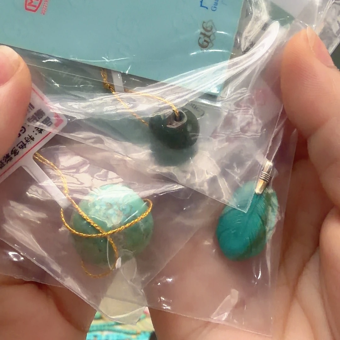 绿松石未镶嵌颈饰