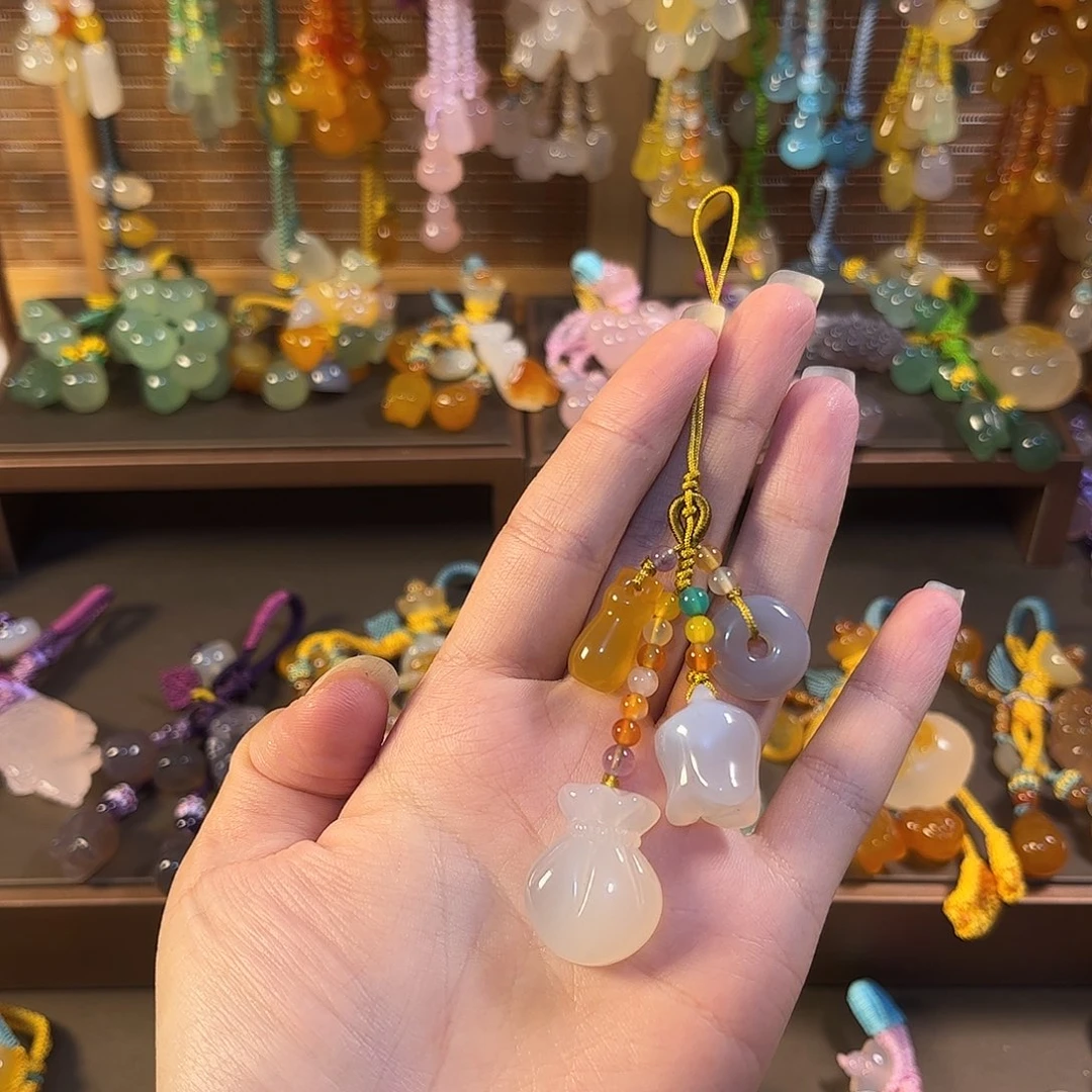 桃****玛瑙/玉髓未镶嵌车挂福利款手机链