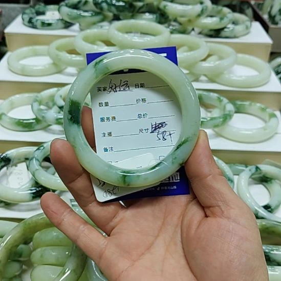 好***连蛇纹石玉未镶嵌手镯