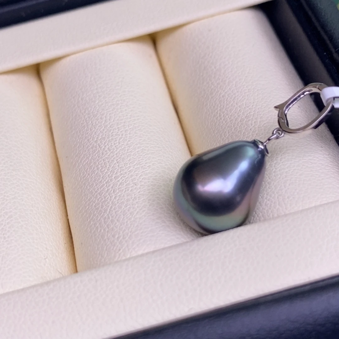 颈饰18K金镶嵌海水珍珠