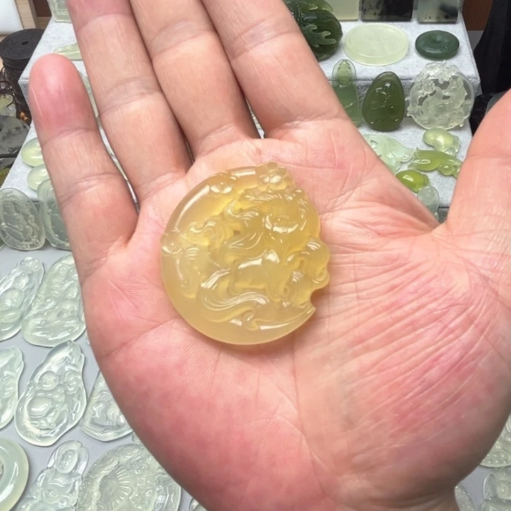 蛇纹石玉颈饰未镶嵌安****n