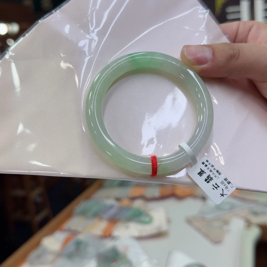 灵***犀翡翠手镯未镶嵌翡翠