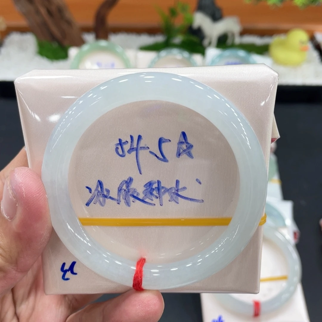 翡翠未镶嵌手镯缅甸翡翠