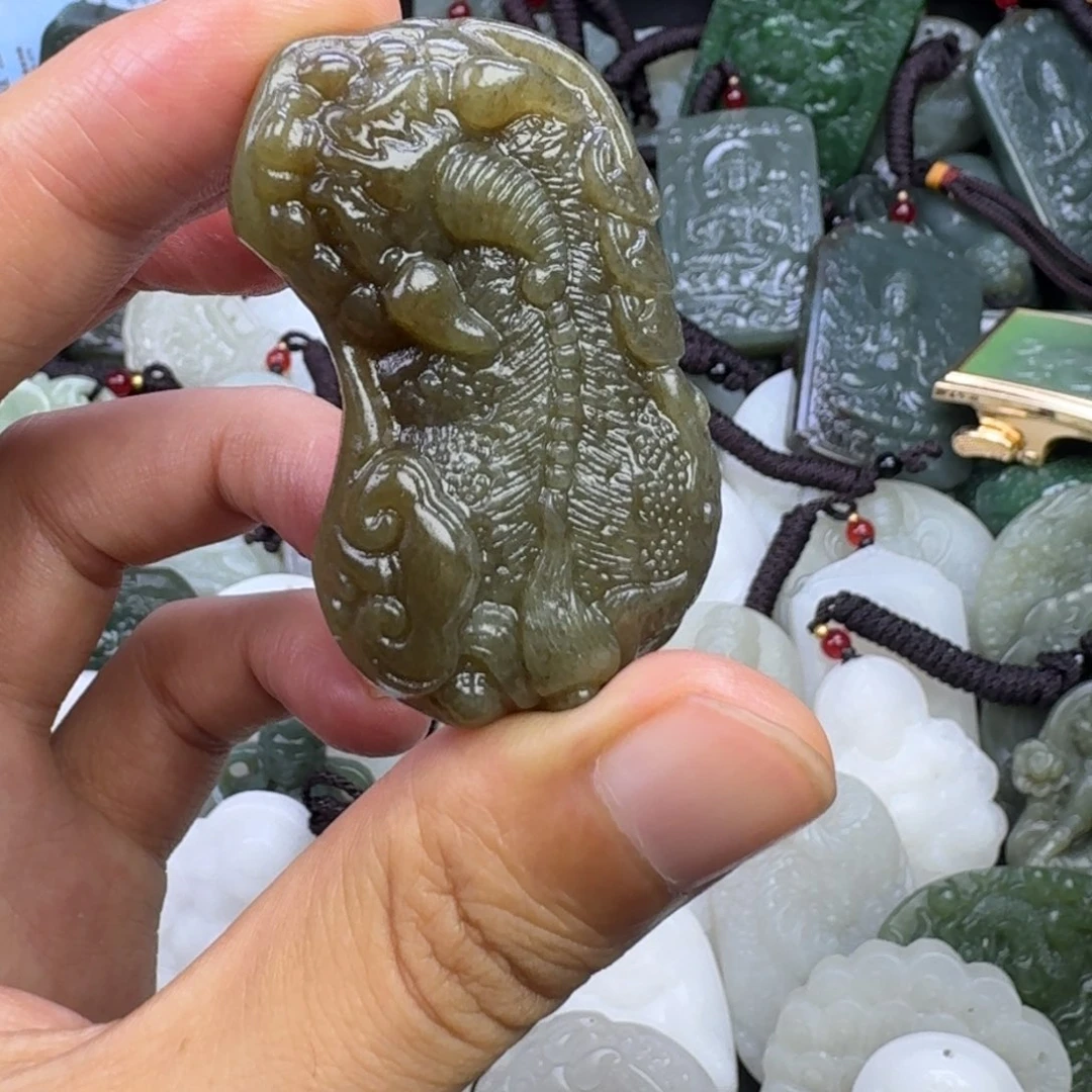 颈饰未镶嵌和田玉