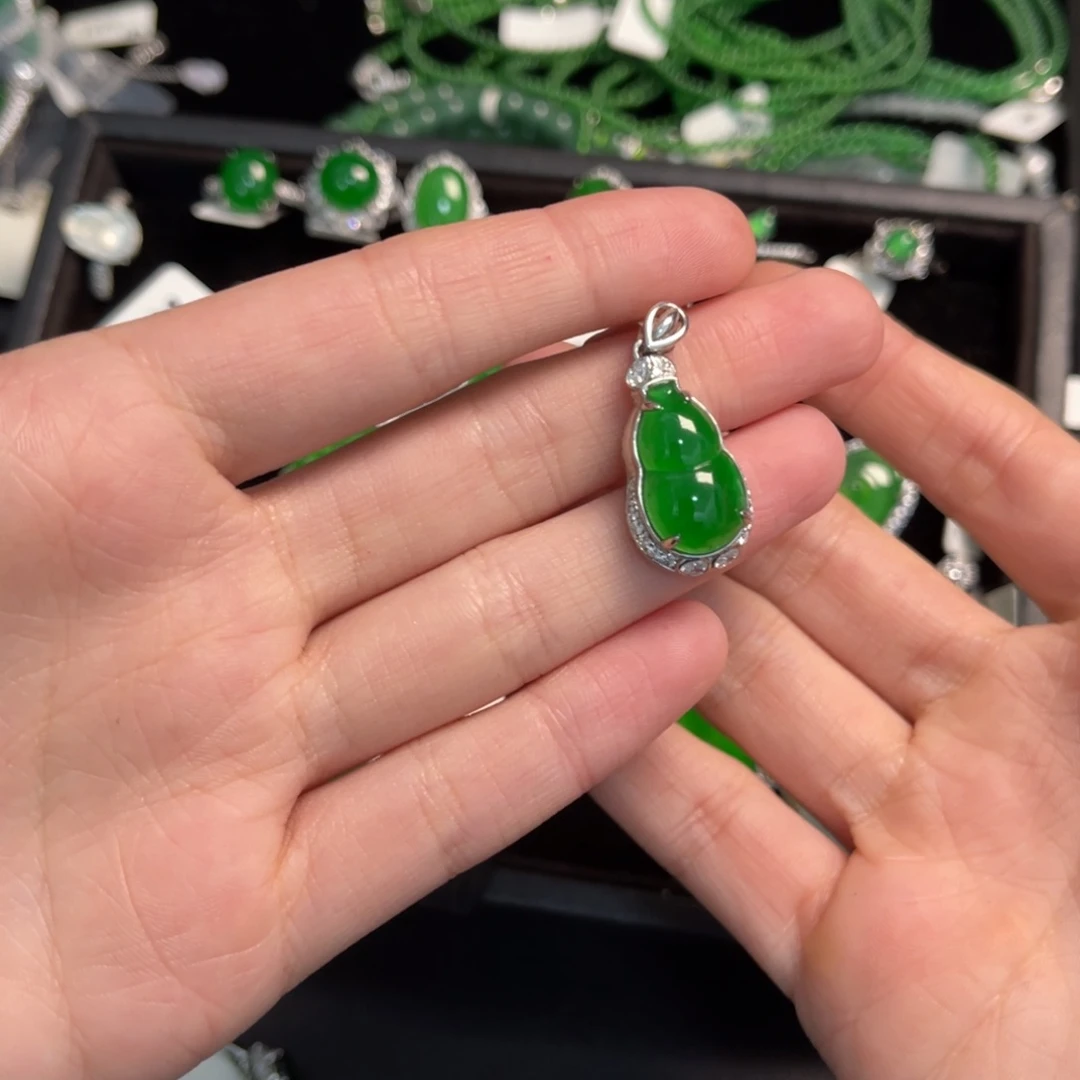 翡翠银S925镶嵌戒指葫芦吊坠