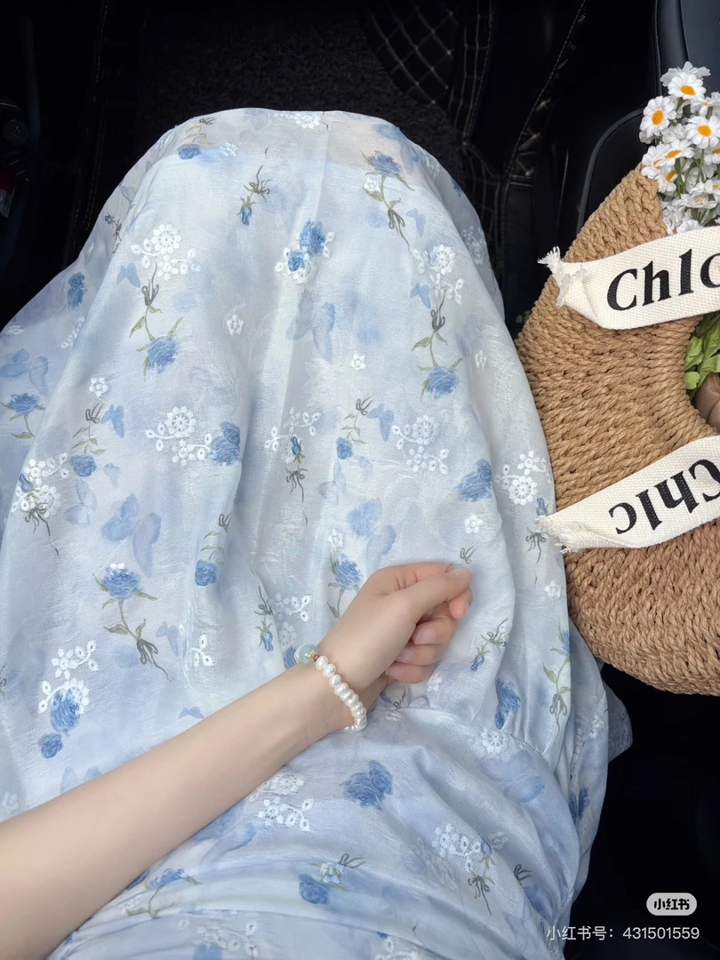 法式高级感蓝色碎花吊带长裙女海边度假风气质修身显瘦