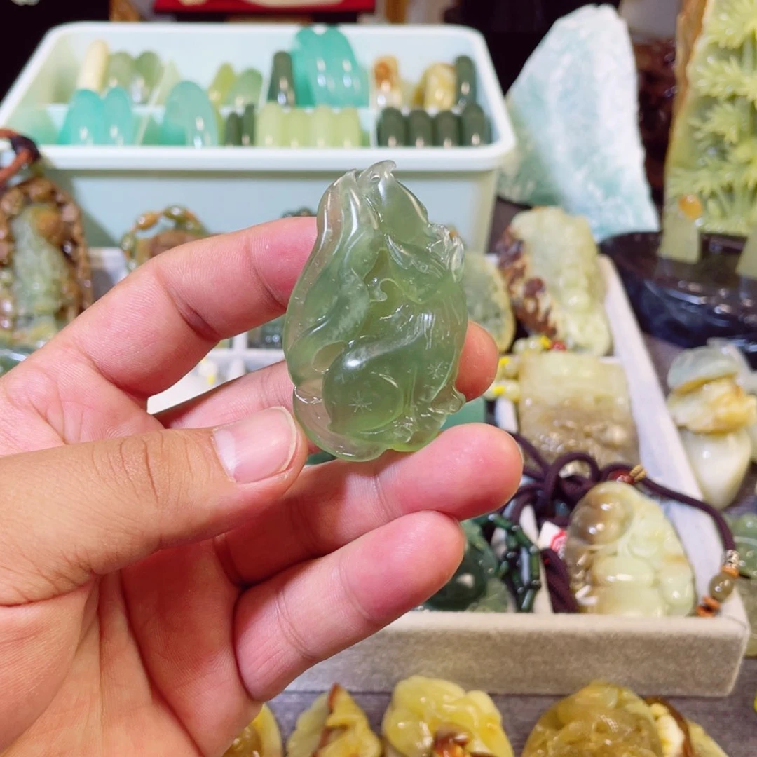 蛇纹石玉合金颈饰