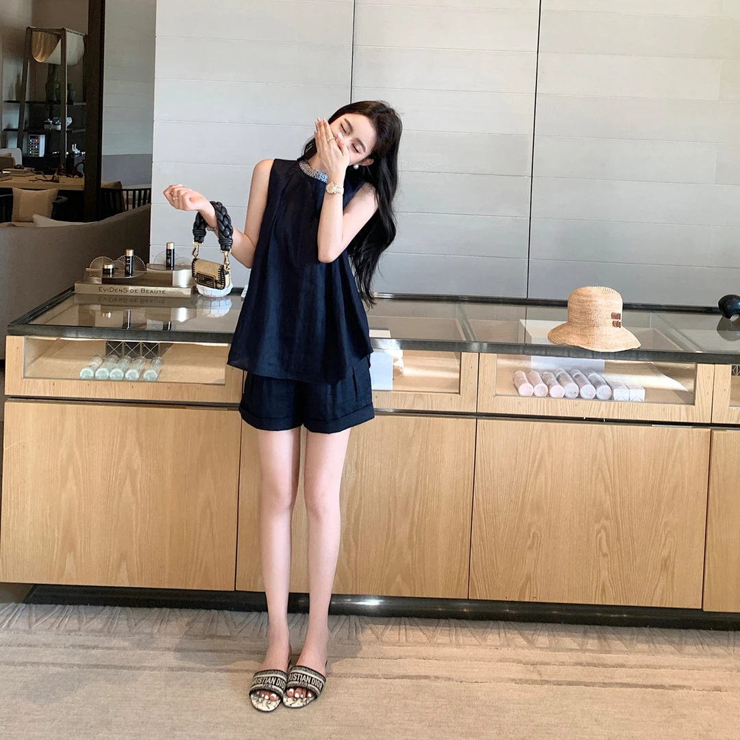 "Original自然老钱"慵懒贵气 100亚麻刺绣衫背心短裤-时尚套装