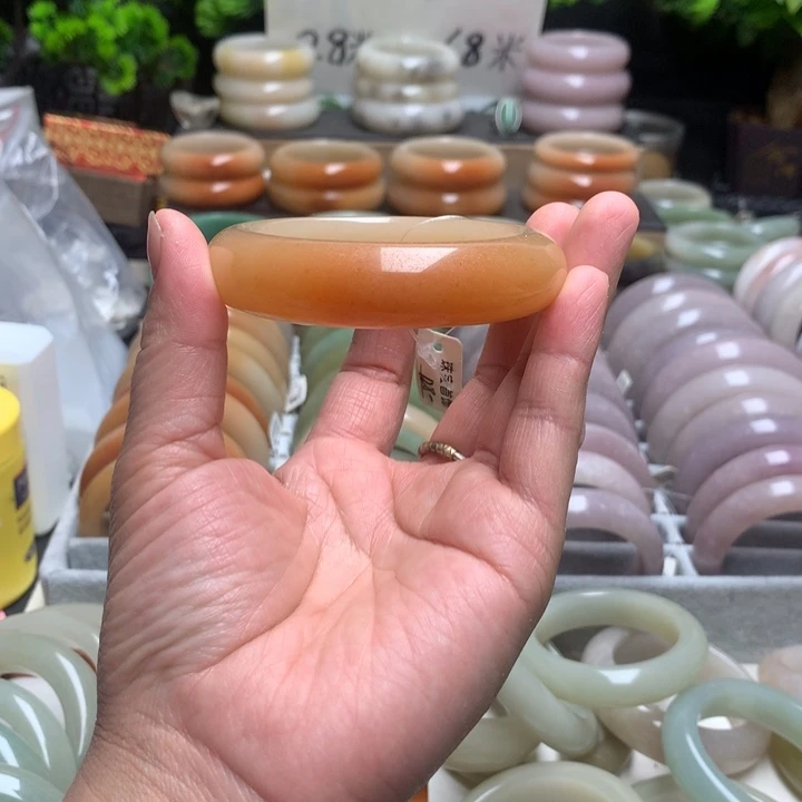 石英质玉（佘太翠）未镶嵌手镯54.4