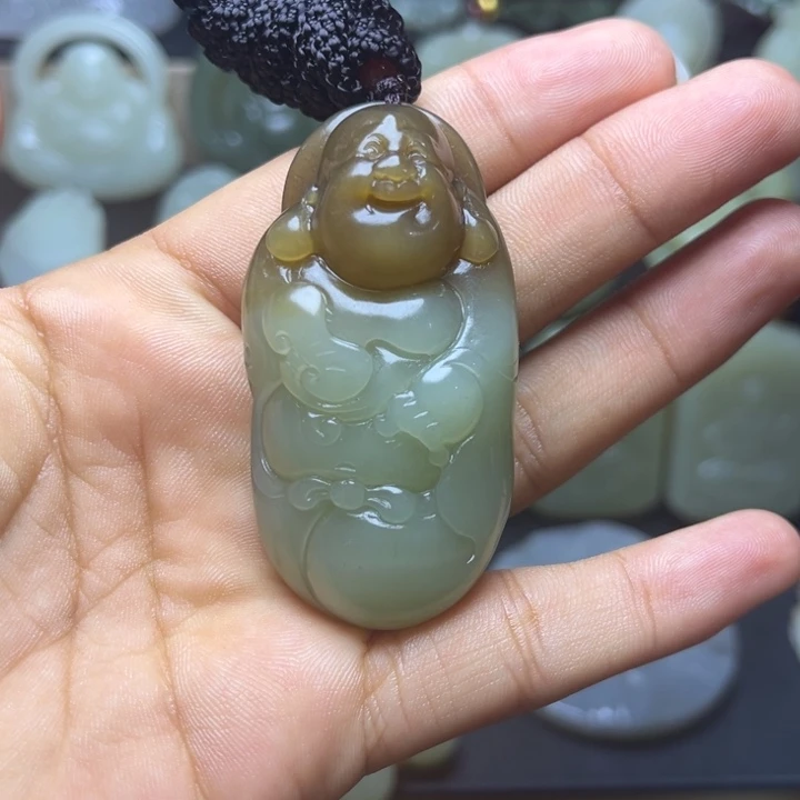 空***和田玉未镶嵌颈饰