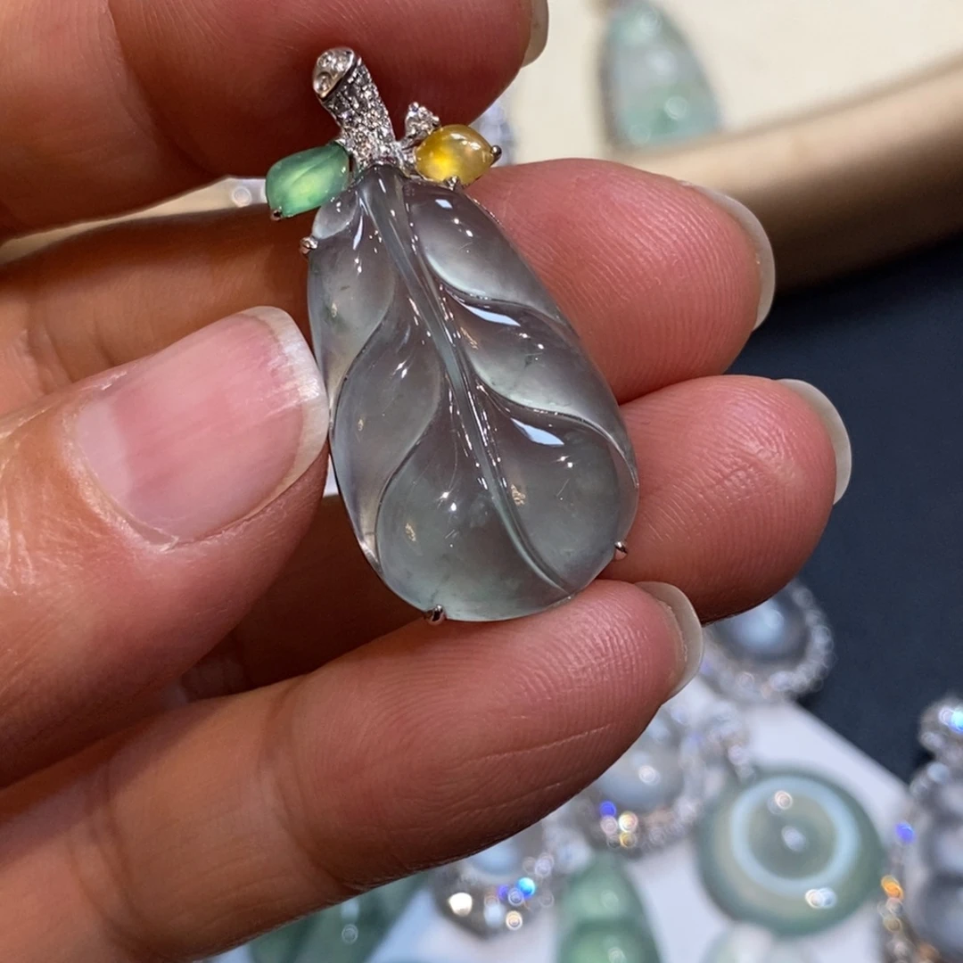 翡翠18K金镶嵌吊坠(不含链)叶子