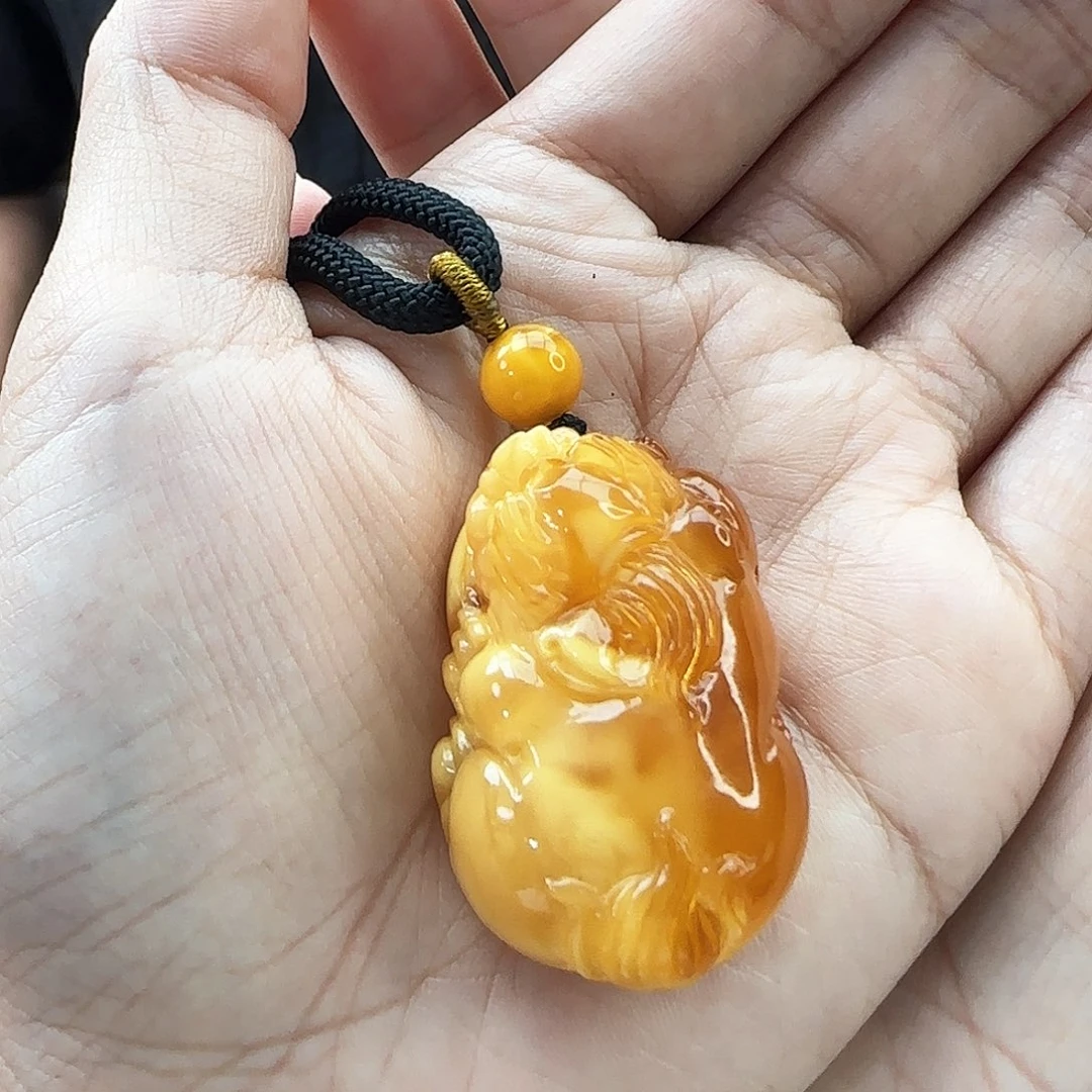 未镶嵌颈饰琥珀吊坠
