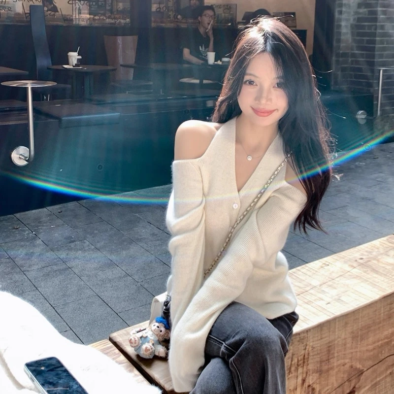 白色纯欲浣熊毛羊毛混纺挂脖针织冬季内搭打底衫露肩上衣显瘦气质