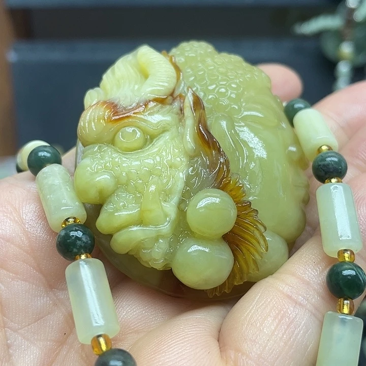 未镶嵌蛇纹石玉颈饰君*