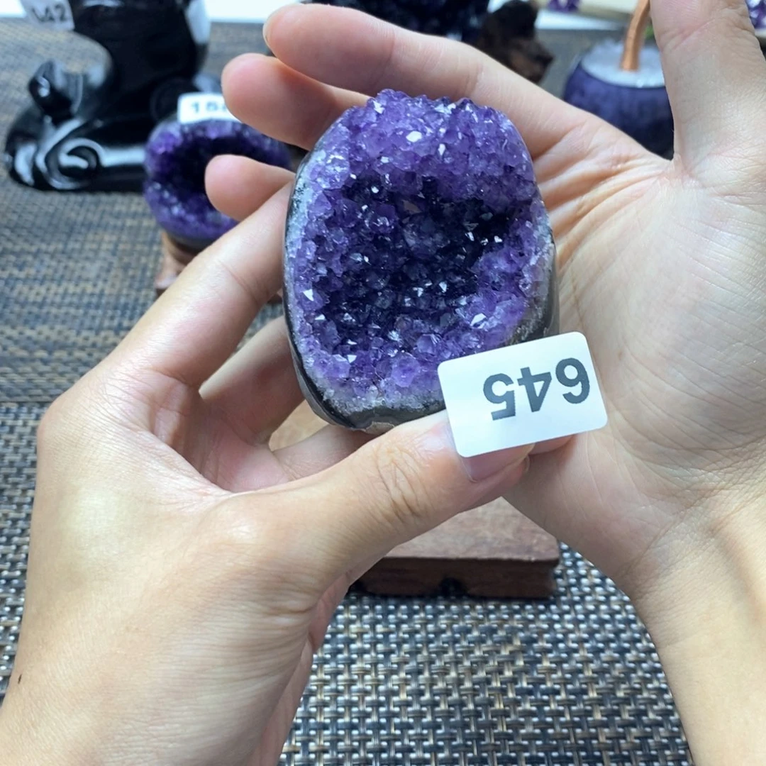 紫晶未镶嵌大型摆件（非配饰）