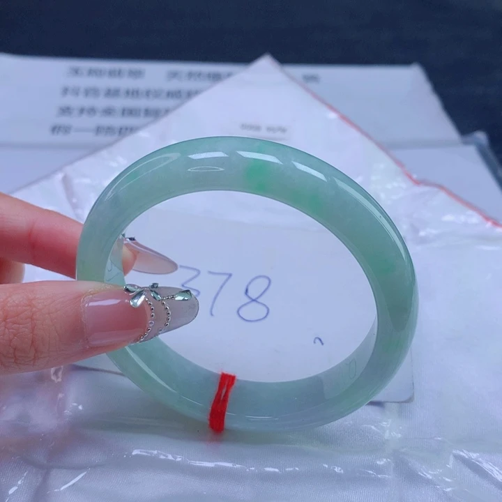 翡翠未镶嵌手镯圈口5556