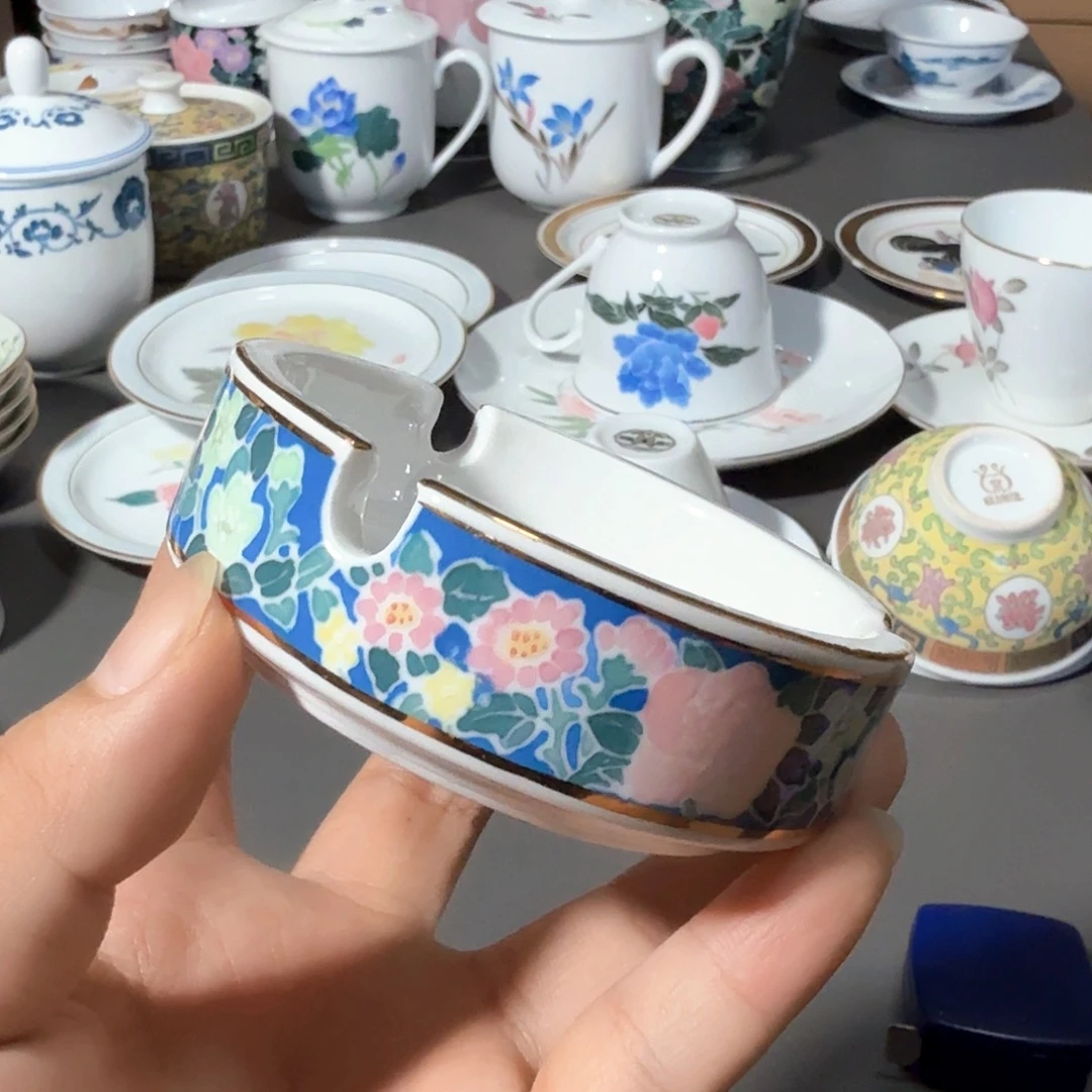 群力蓝底满花9厘米华子缸
