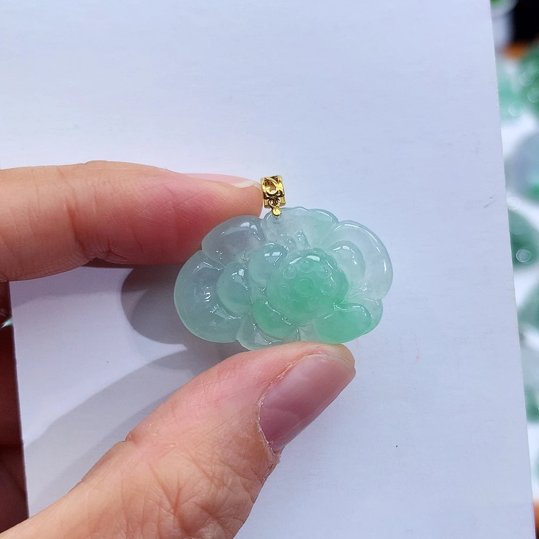 翡翠18K金镶嵌颈饰翡翠吊坠