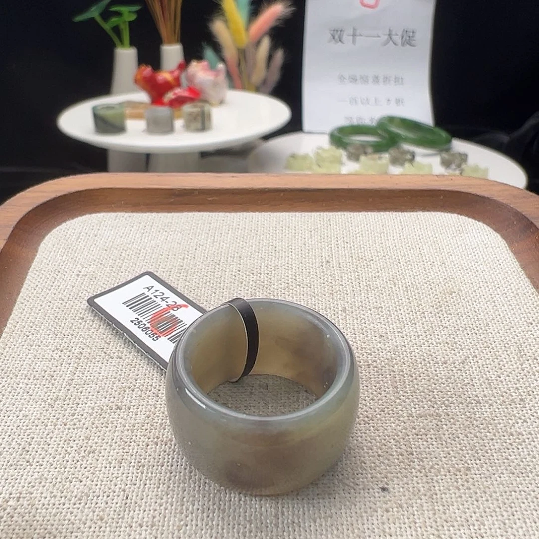 和田玉（糖玉）未镶嵌戒指K76青花轮胎17.6 不退换