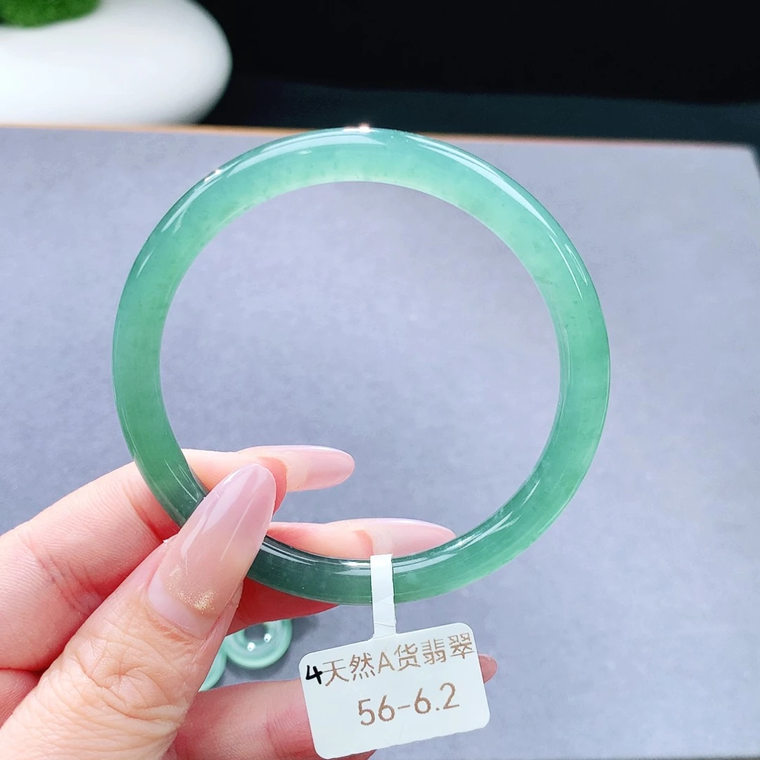 未镶嵌手镯（圆镯）翡翠