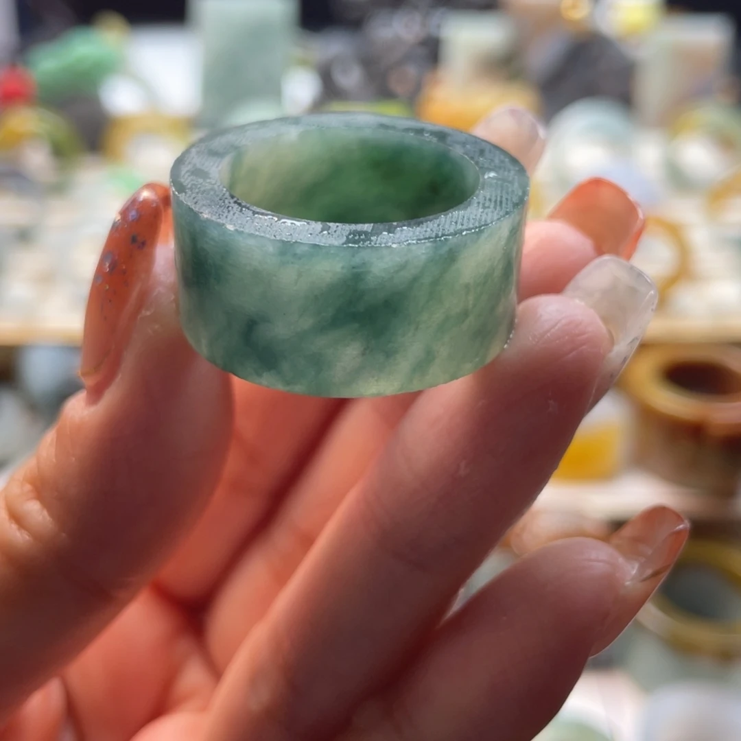 定制翡翠未镶嵌戒指