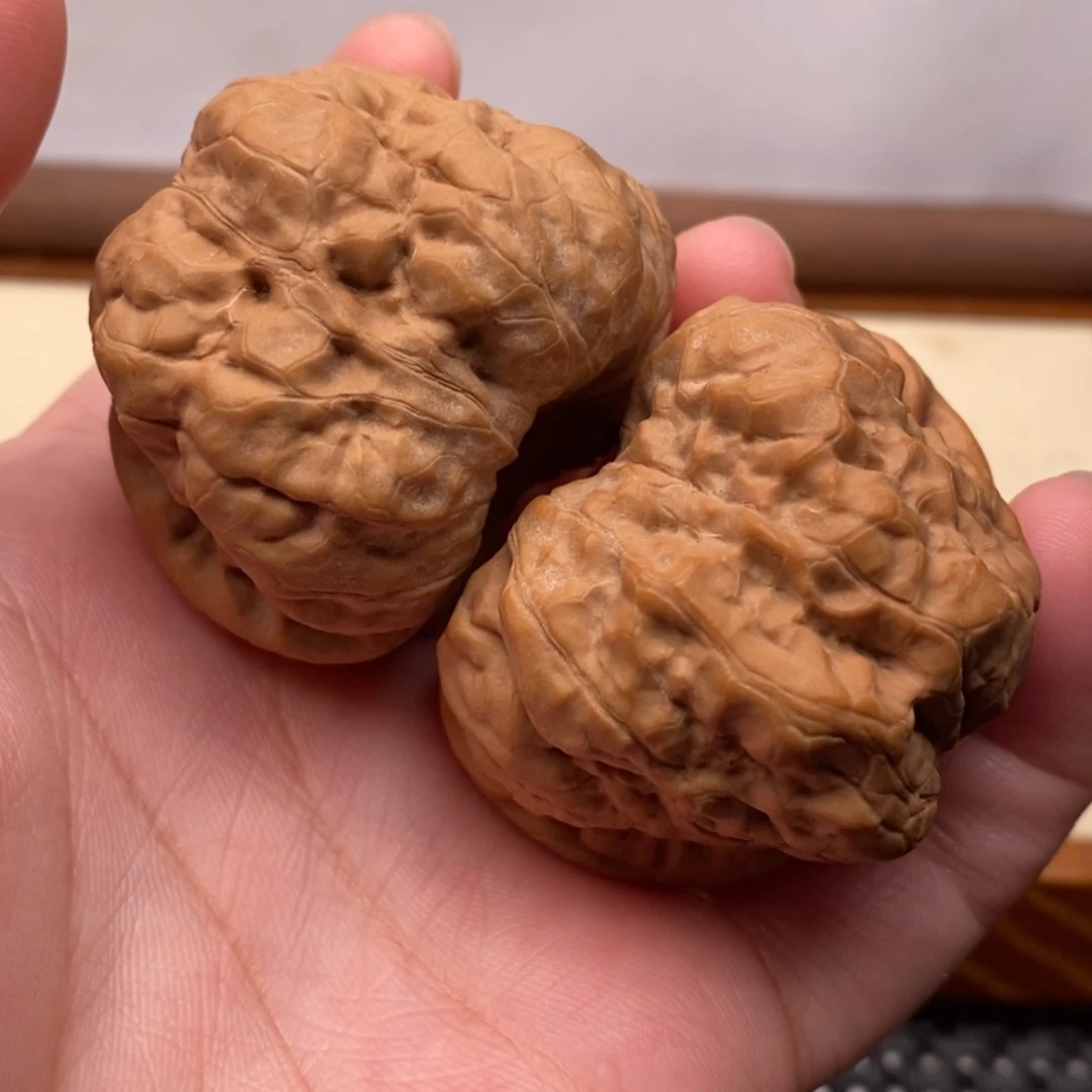 【闪购商品】把件文玩核桃边44左右