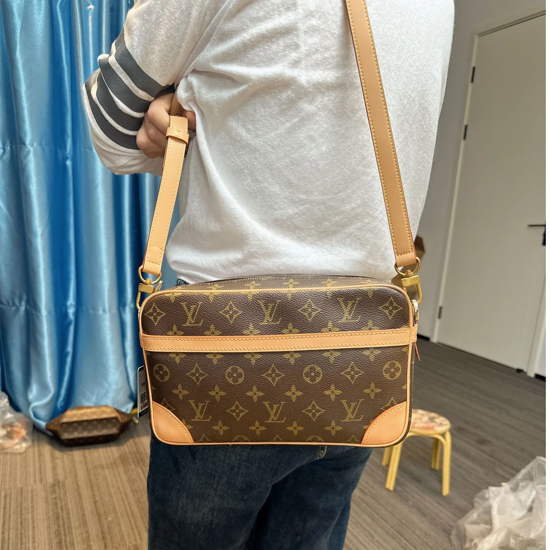 95新 LouisVuitton/路易威登 清仓处理单肩相机包换新植鞣革