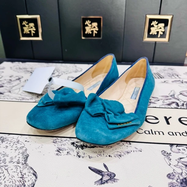 95新 Prada/普拉达 松石绿绒面平底鞋37码ysc0753