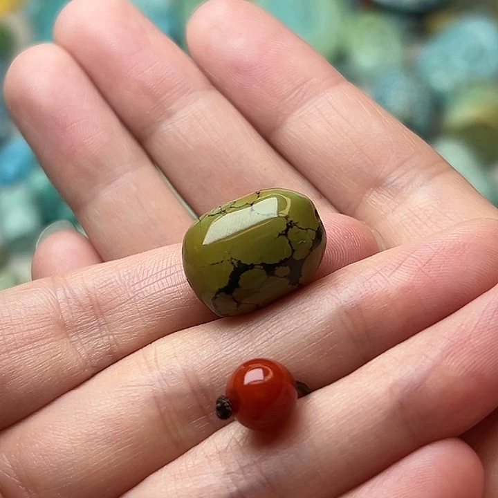 南红玛瑙未镶嵌颈饰