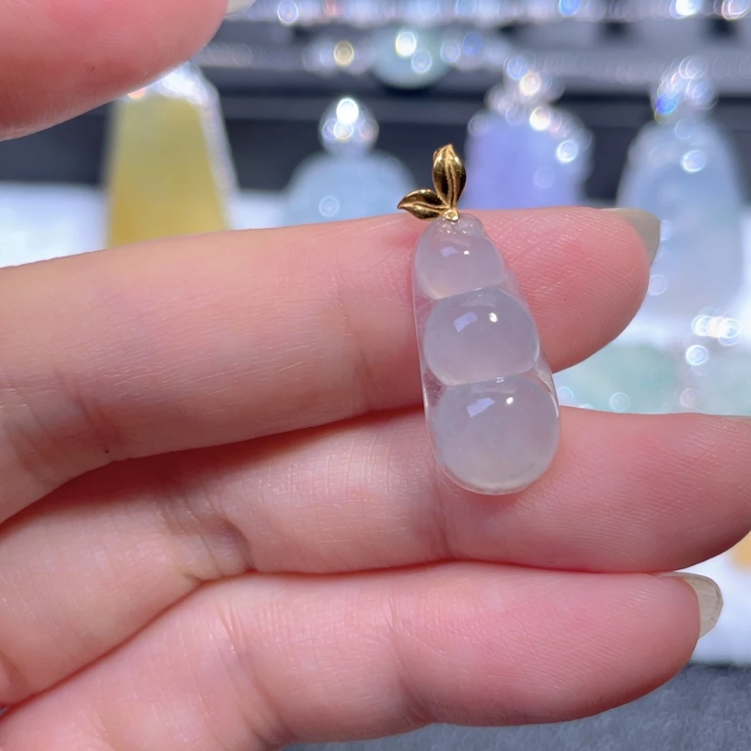 翡翠18K金镶嵌颈饰翡翠