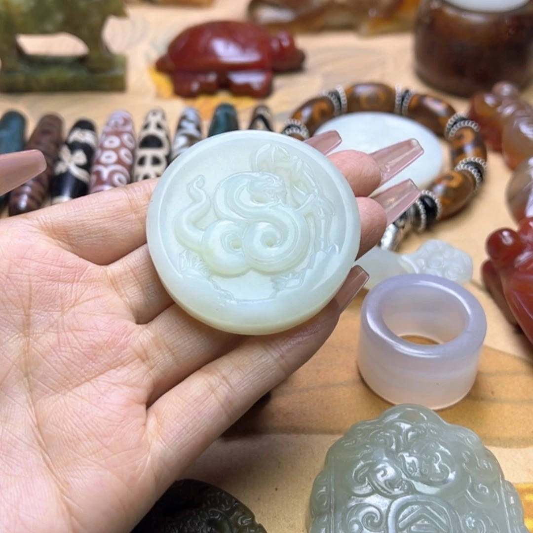 【闪购商品】蛇纹石玉颈饰未镶嵌