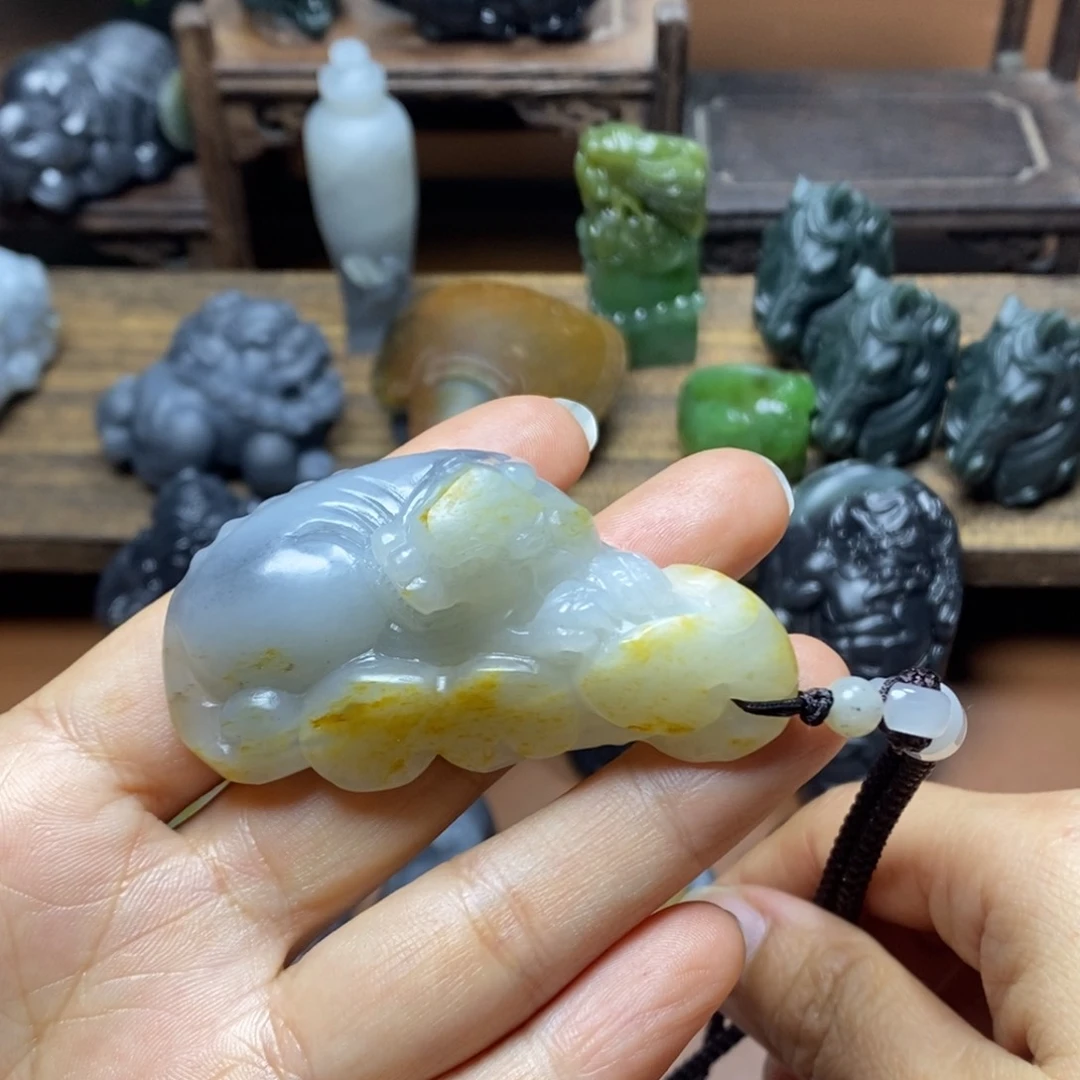 颈饰未镶嵌和田玉