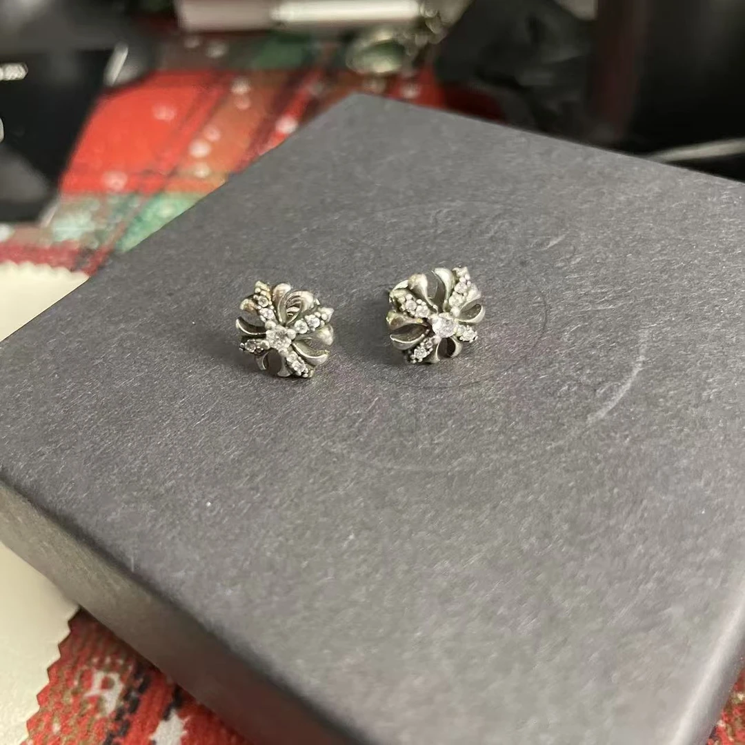 铜合金吊坠 十字花满钻色耳钉B054时尚