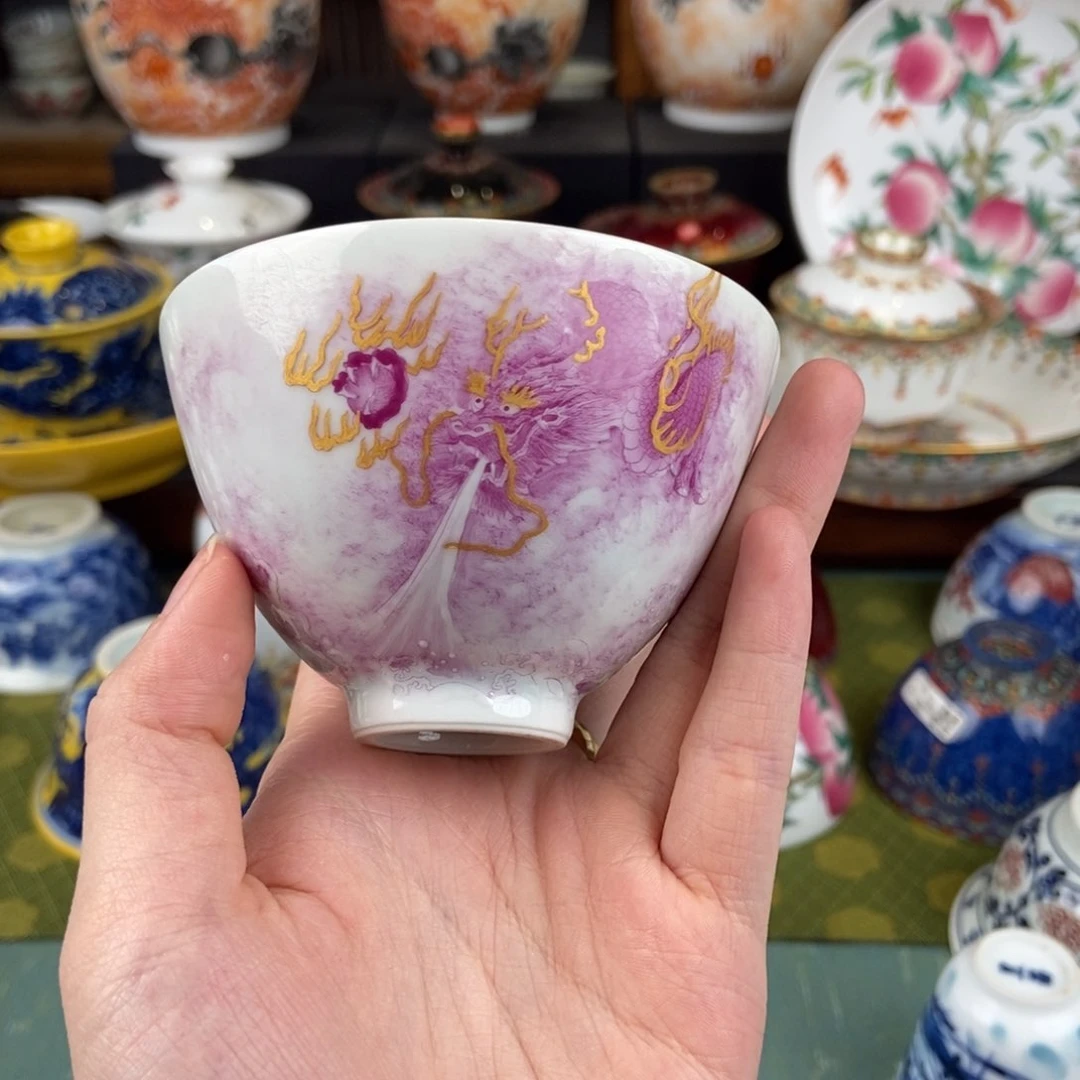 陶瓷的设计师是一个