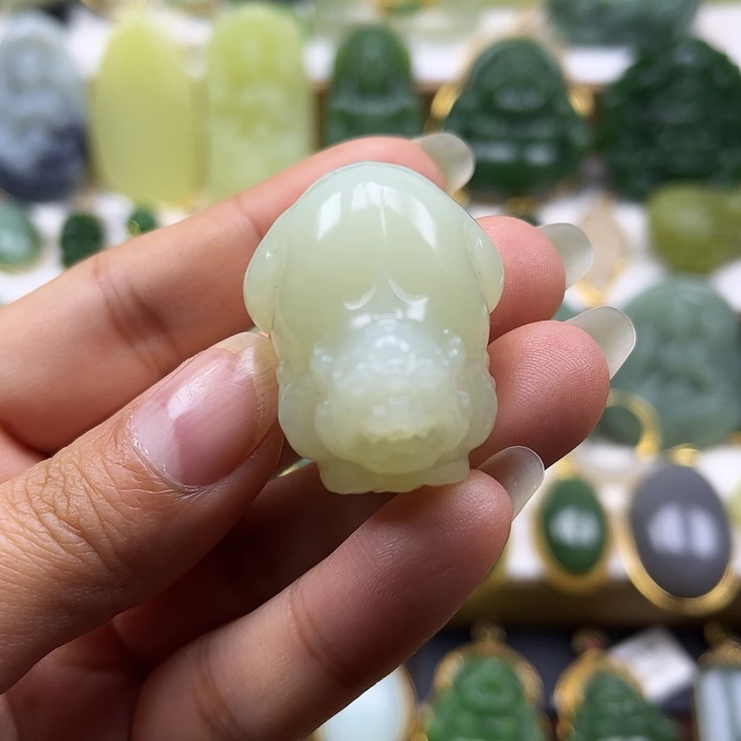 和田玉未镶嵌颈饰