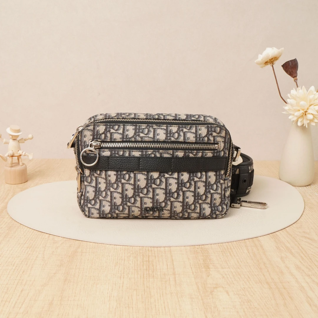 95新 DIOR/迪奥 safari邮差包相机包小号米色黑色织物/DS033249