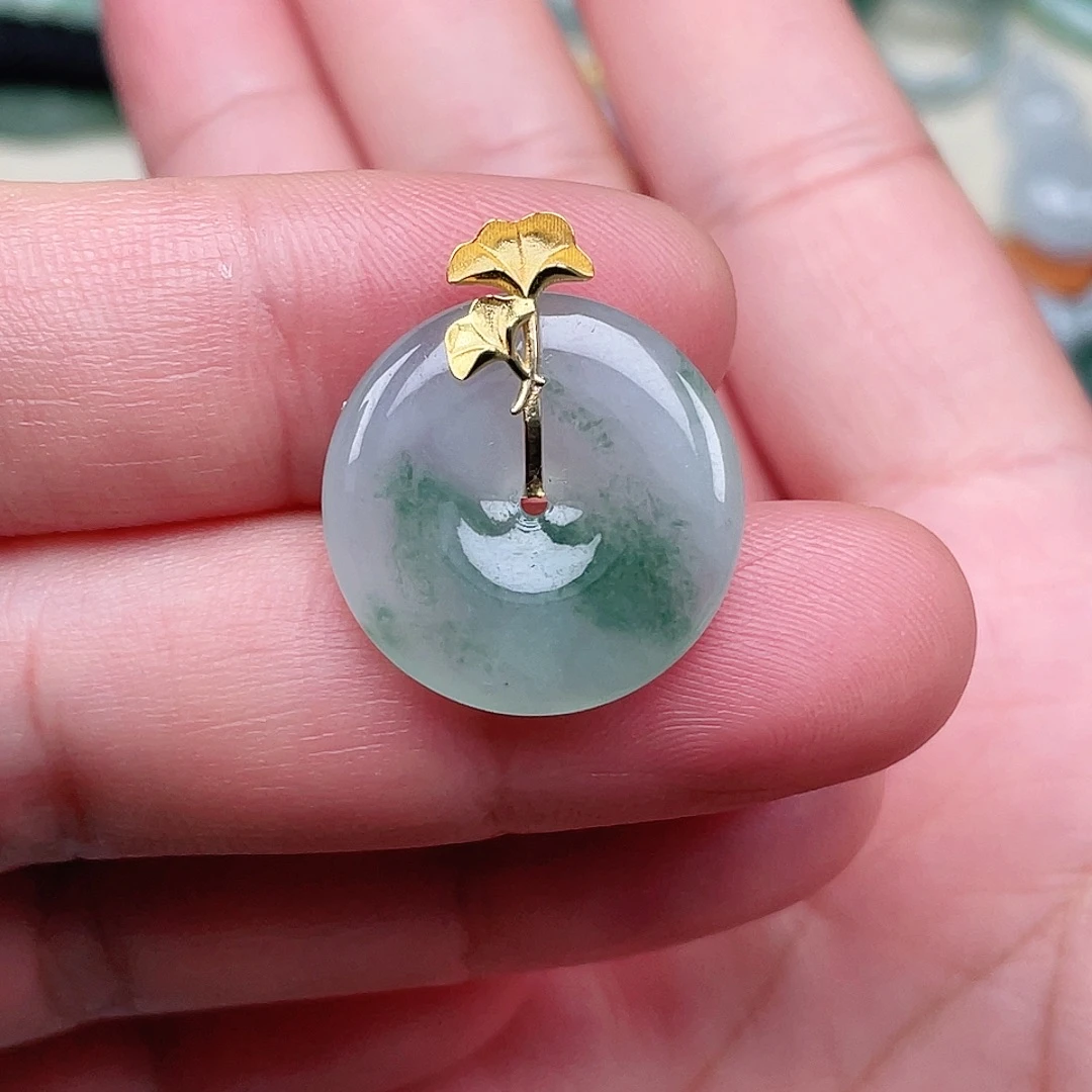 翡翠未镶嵌颈饰平安扣