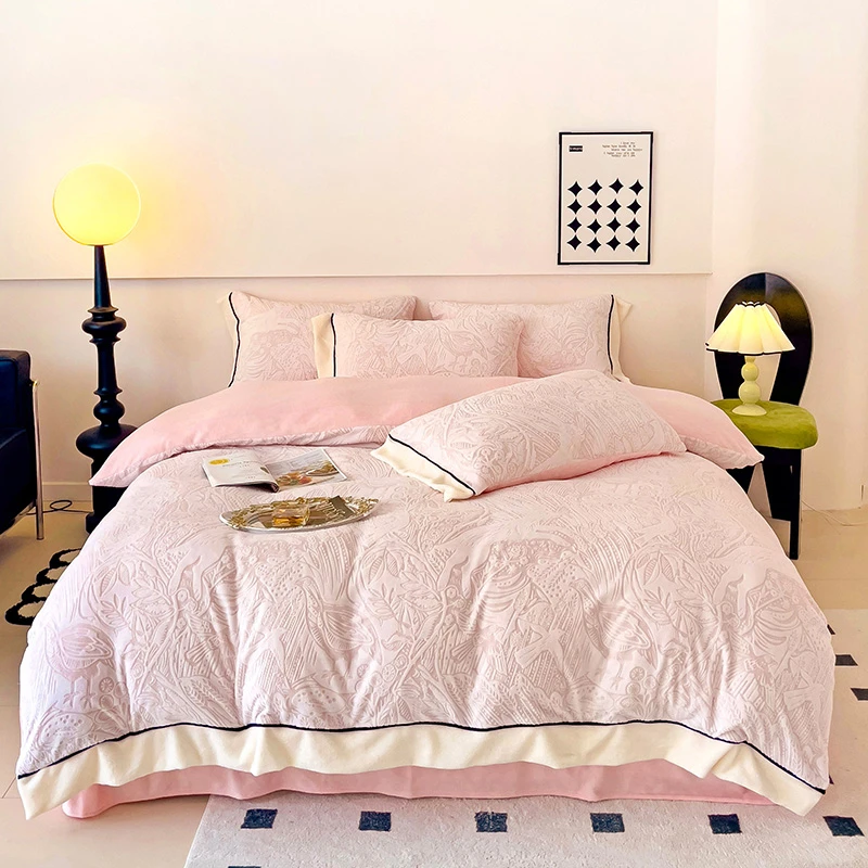 【晴美】加厚宽边牛奶绒提花四件套-布鲁斯-浅粉