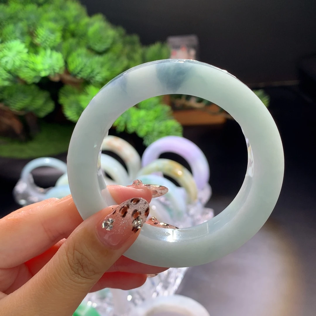 未镶嵌翡翠手镯定制翡翠