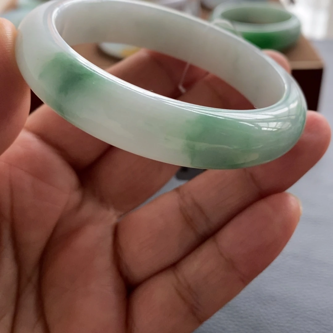 翡翠未镶嵌手镯天然翡翠手镯