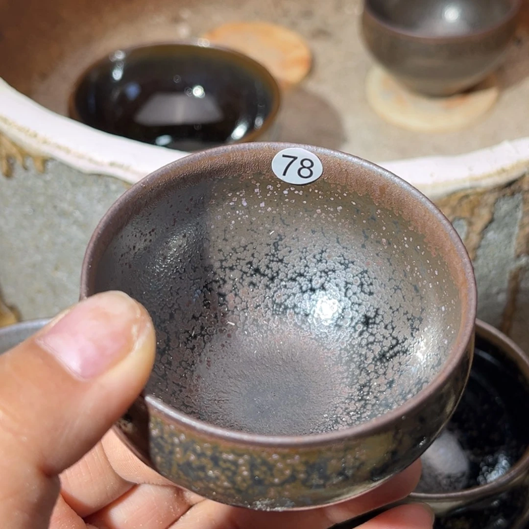 茶盏义兴龙窑坚持真柴烧