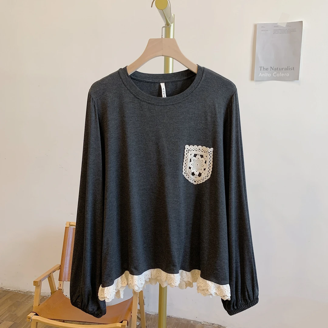 乐章C4759蕾丝拼接单口袋圆领长袖T恤