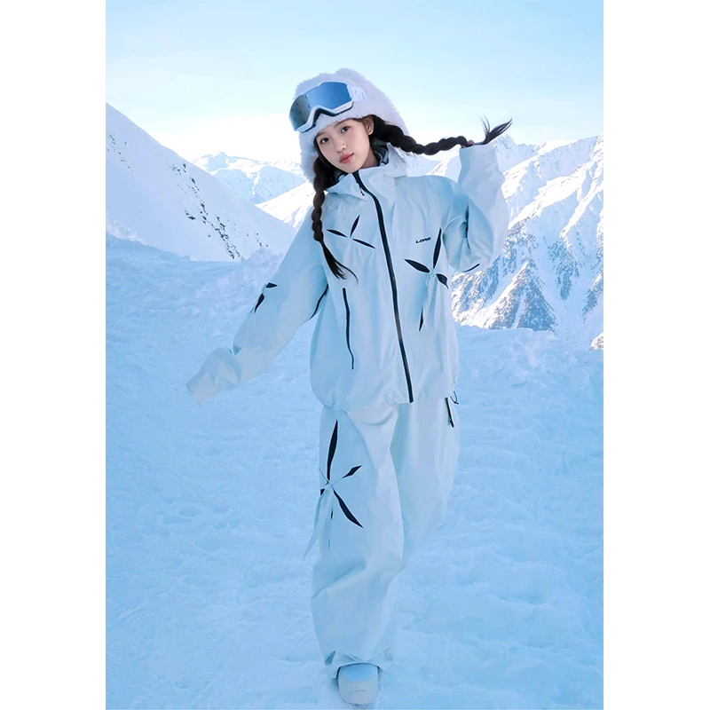 KSKM白色滑雪服套装女2025秋冬新款户外星芒设计防风防水雪服穿搭