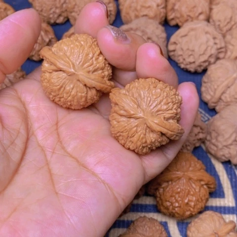 【闪购商品】文玩核桃吊坠K*白狮子37