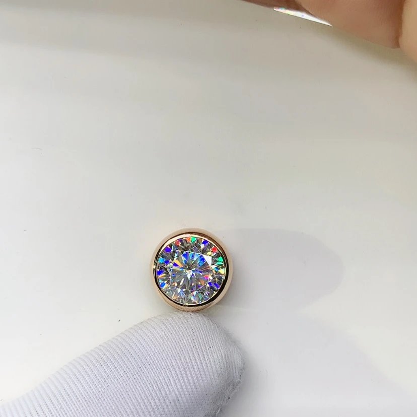 【闪购商品】合成碳硅石吊坠(不含链)18K金镶嵌安**乐