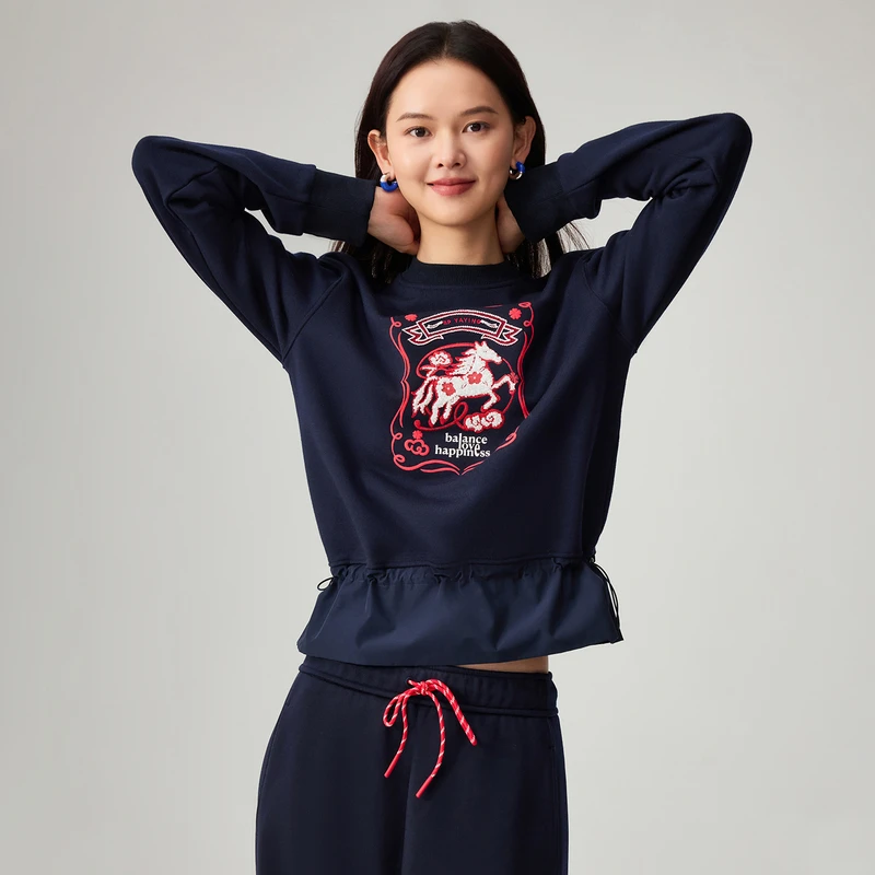 EP雅莹「骏」系列2026早春新款女 简约印花圆领收腰长袖卫衣5207A新