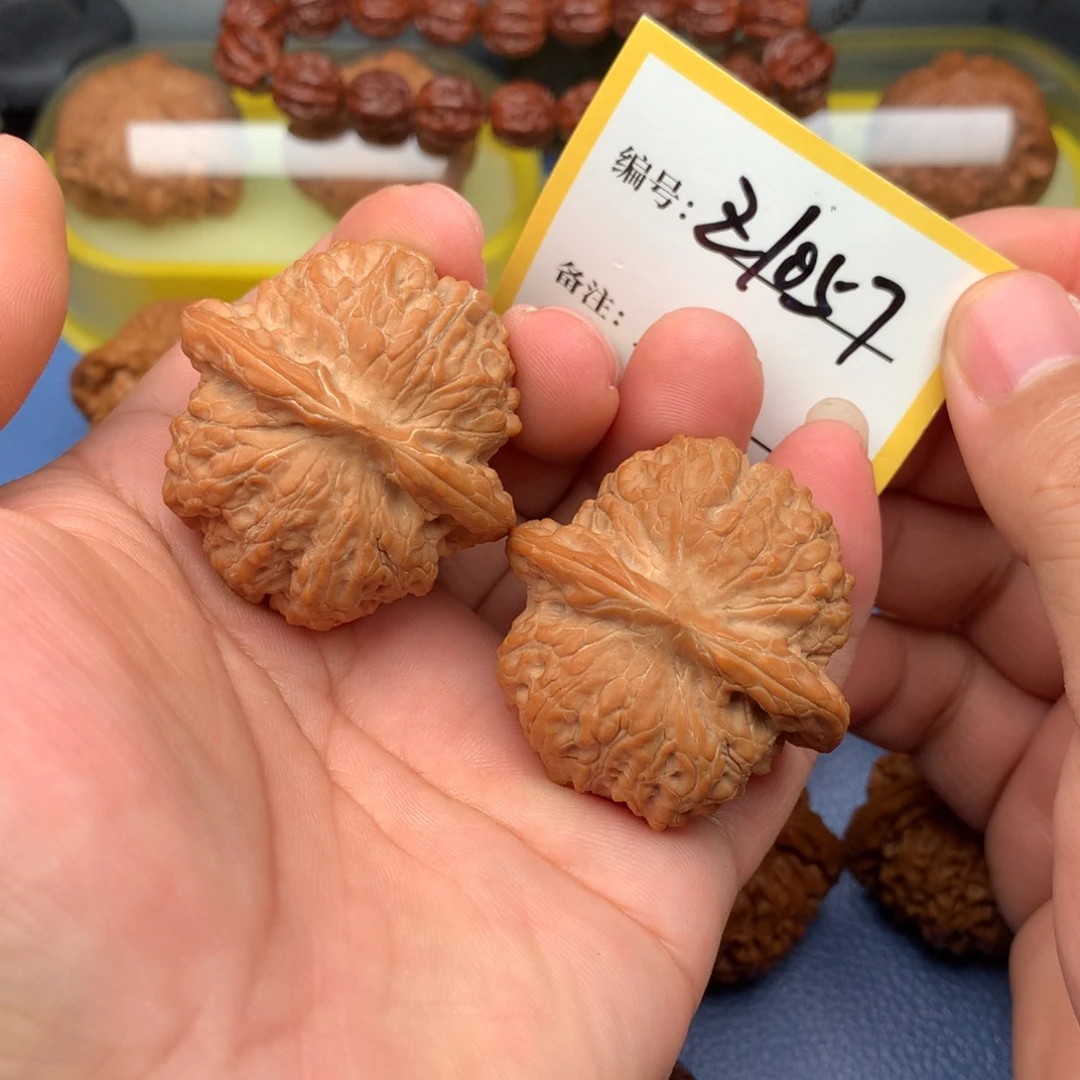 文玩核桃把件42血麒麟1057