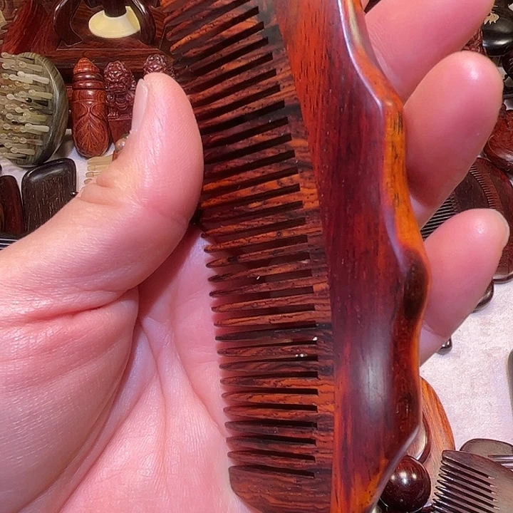 大叶紫檀（黑酸枝木类）红木波浪梳子