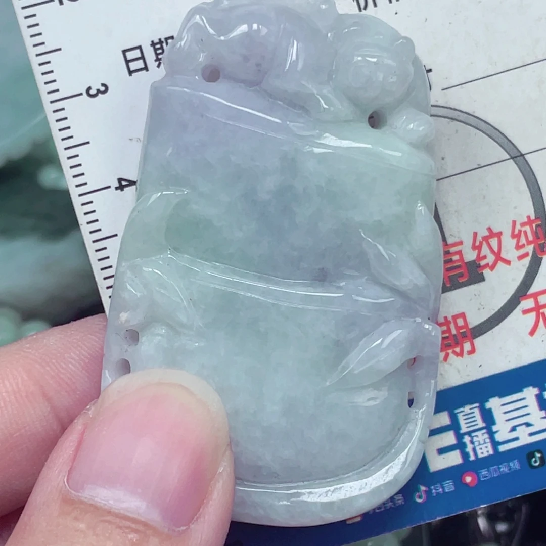 翡翠未镶嵌颈饰吊坠